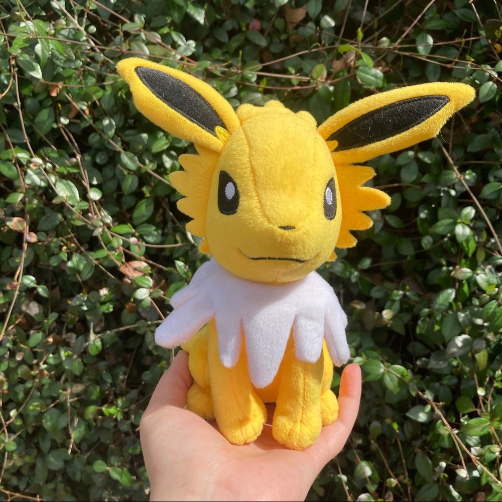 Jolteon Pokémon Plushie